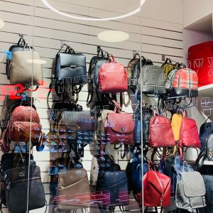 Balo sự kiện khai trương trưng bày quà tặng